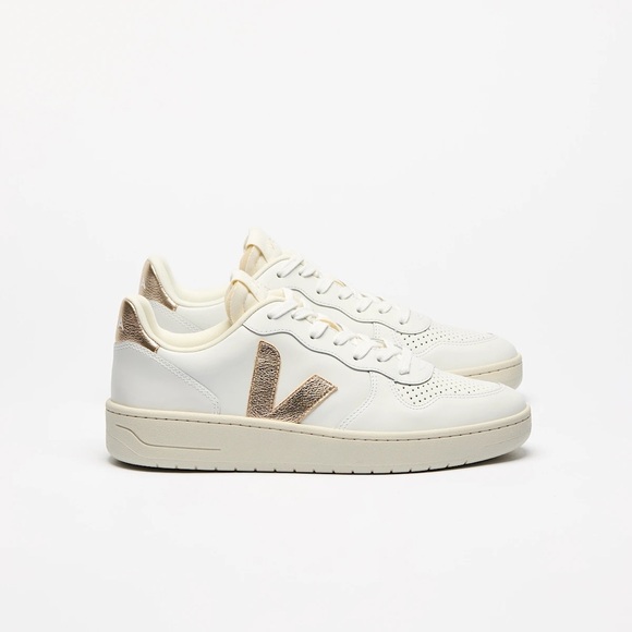 NWT Veja V-10 Prime in Extra-White Platine